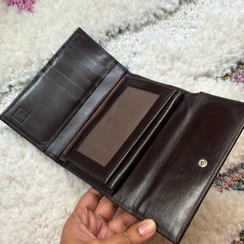 Fendi Bifold wallet with COA - Picture 3 of 7